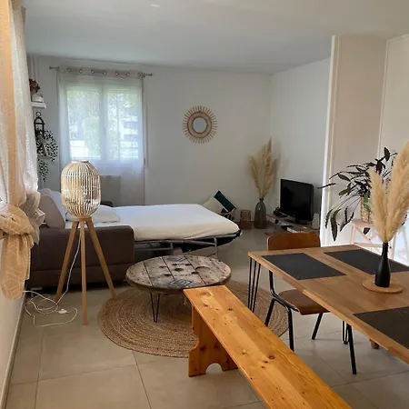 Appartement Avec Parking Gratuit Sur Place *