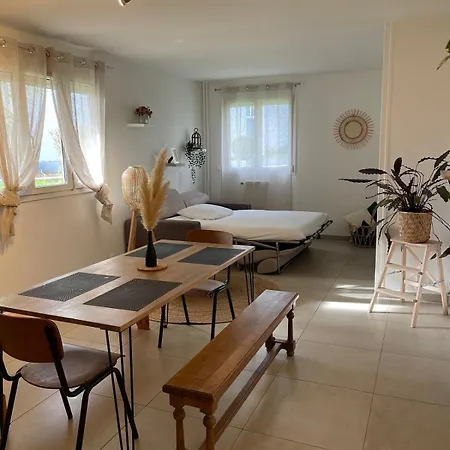 Appartement Avec Parking Gratuit Sur Place *